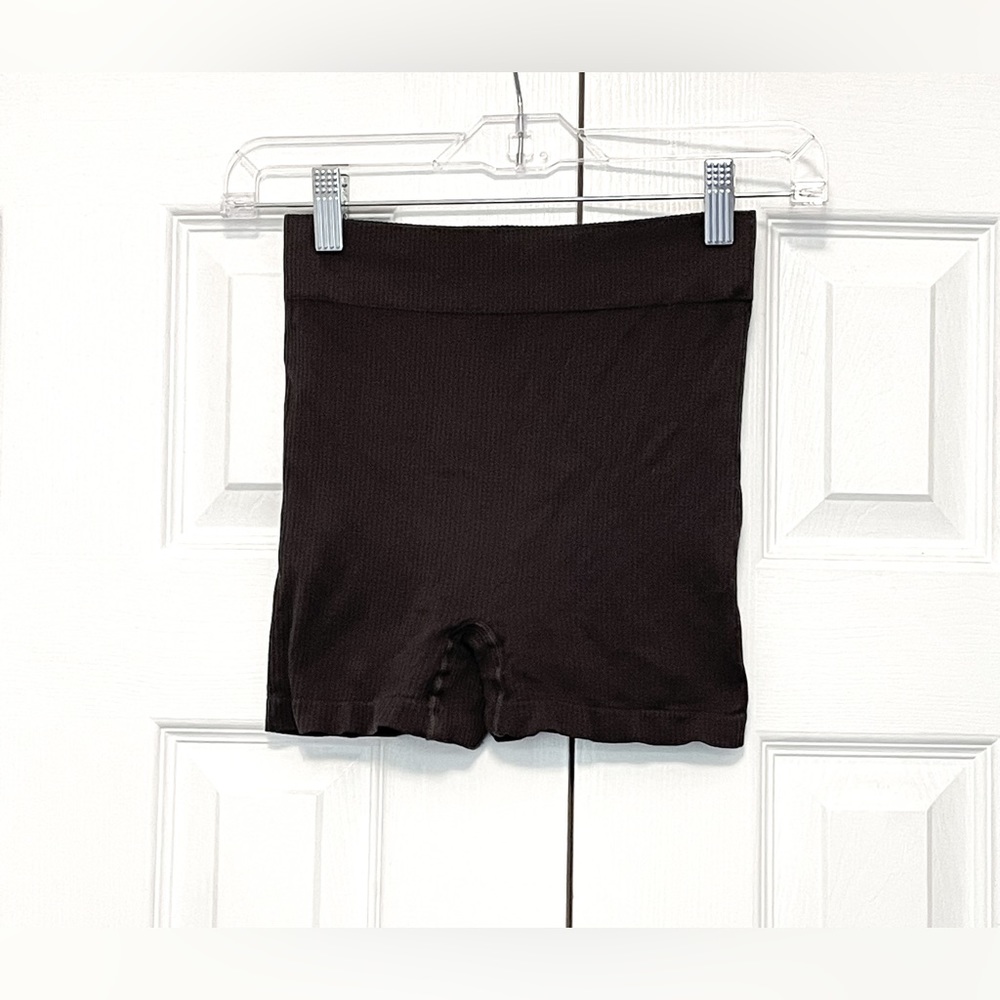 SKIMS Stretch Rib Short in Soot